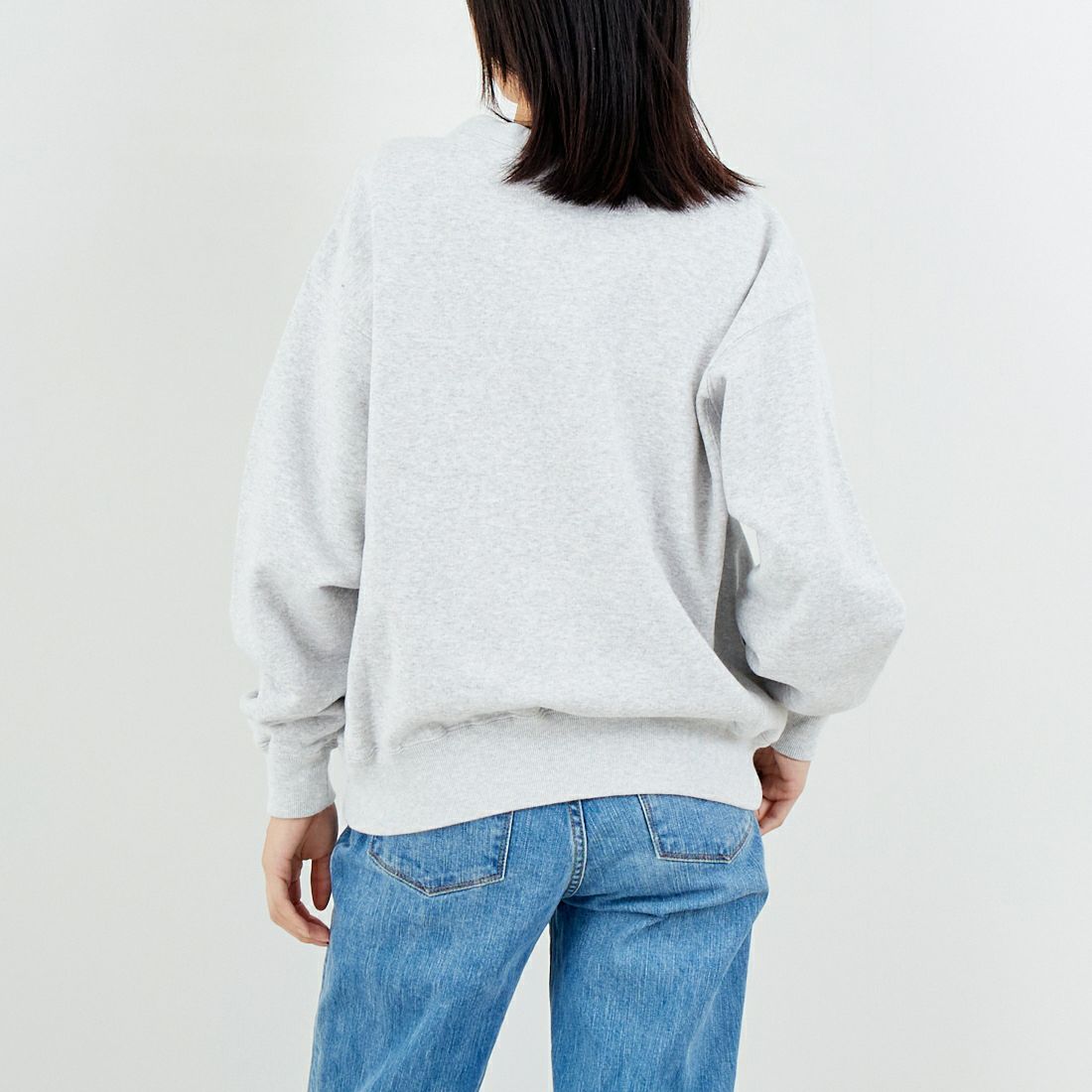 The Endless Summer [エンドレスサマー] 2026 ホースライドフロッキークルーネックスウェット [FH-26374302] 03 MIX GRY &&モデル身長：162cm 着用サイズ：S&&