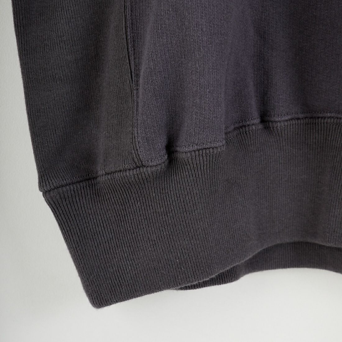 The Endless Summer [エンドレスサマー] 2026 ホースライドフロッキークルーネックスウェット [FH-26374302] 02 CHARCOA