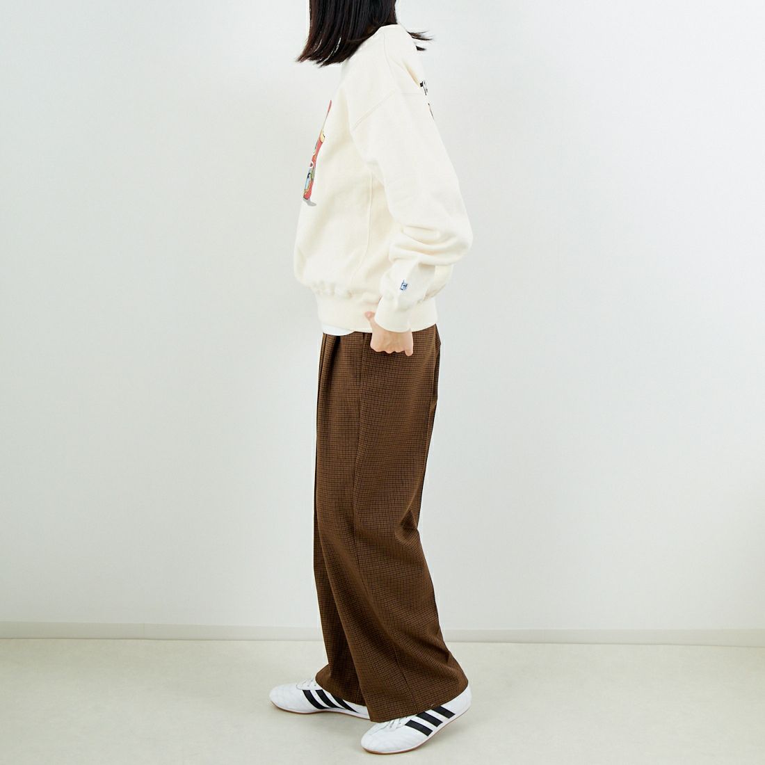 The Endless Summer [エンドレスサマー] 7BUHIS クルーネックスウェット [FH-26374311] 05 IVORY &&モデル身長：162cm 着用サイズ：S&&