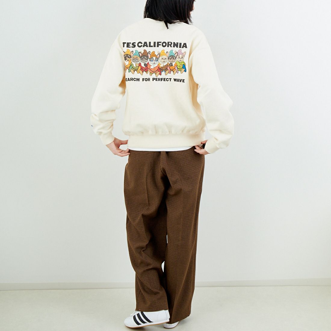 The Endless Summer [エンドレスサマー] 7BUHIS クルーネックスウェット [FH-26374311] 05 IVORY &&モデル身長：162cm 着用サイズ：S&&