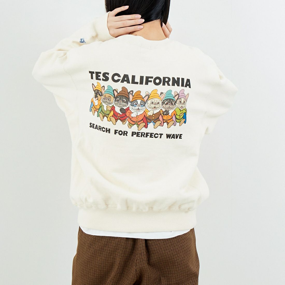 The Endless Summer [エンドレスサマー] 7BUHIS クルーネックスウェット [FH-26374311] 05 IVORY &&モデル身長：162cm 着用サイズ：S&&