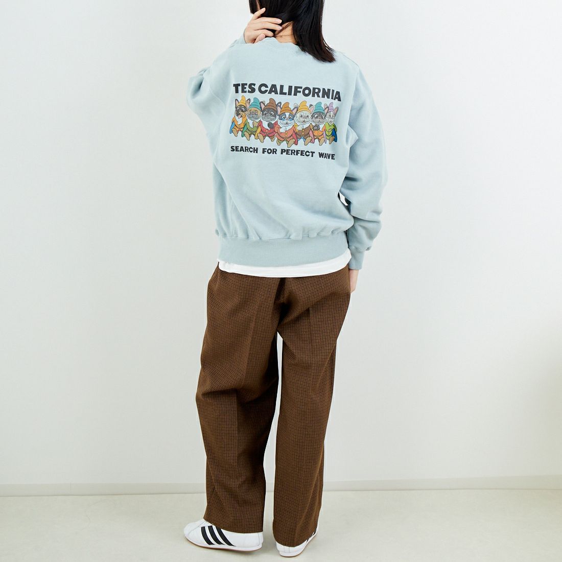 The Endless Summer [エンドレスサマー] 7BUHIS クルーネックスウェット [FH-26374311] 64 SAX &&モデル身長：162cm 着用サイズ：S&&