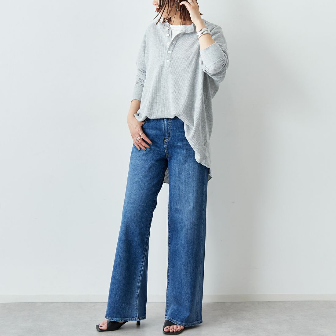 RED CARD TOKYO [レッドカード トーキョー] 35th Anniversary ワイドデニムパンツ [26W10101SMD] A-STN DARK &&モデル身長：159cm 着用サイズ：24&&