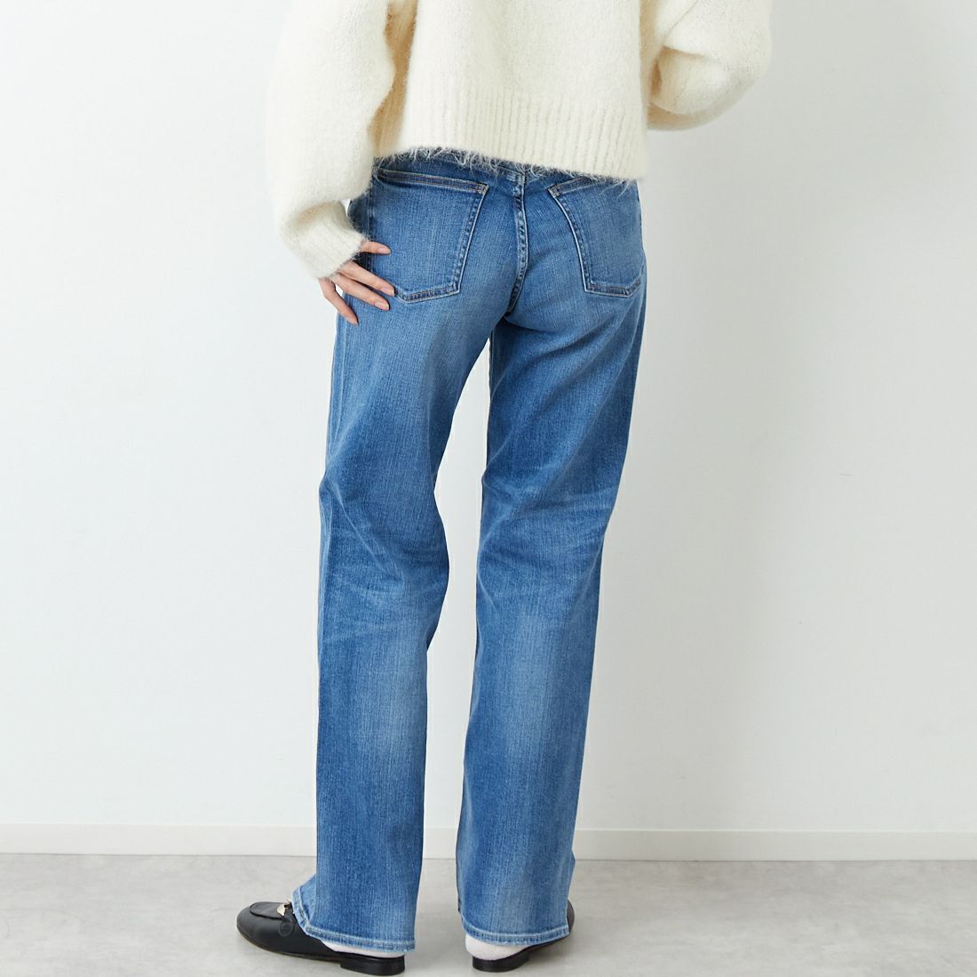 RED CARD TOKYO [レッドカード トーキョー] 35th Anniversary ストレートデニムパンツ [26W13201AVM] A-VINT MID &&モデル身長：162cm 着用サイズ：24&&