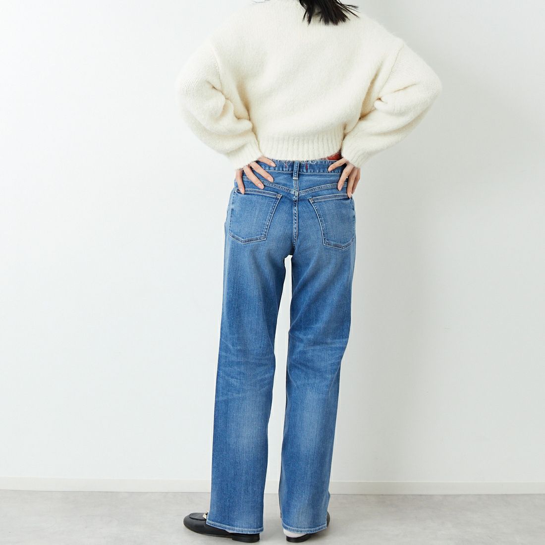 RED CARD TOKYO [レッドカード トーキョー] 35th Anniversary ストレートデニムパンツ [26W13201AVM] A-VINT MID &&モデル身長：162cm 着用サイズ：24&&