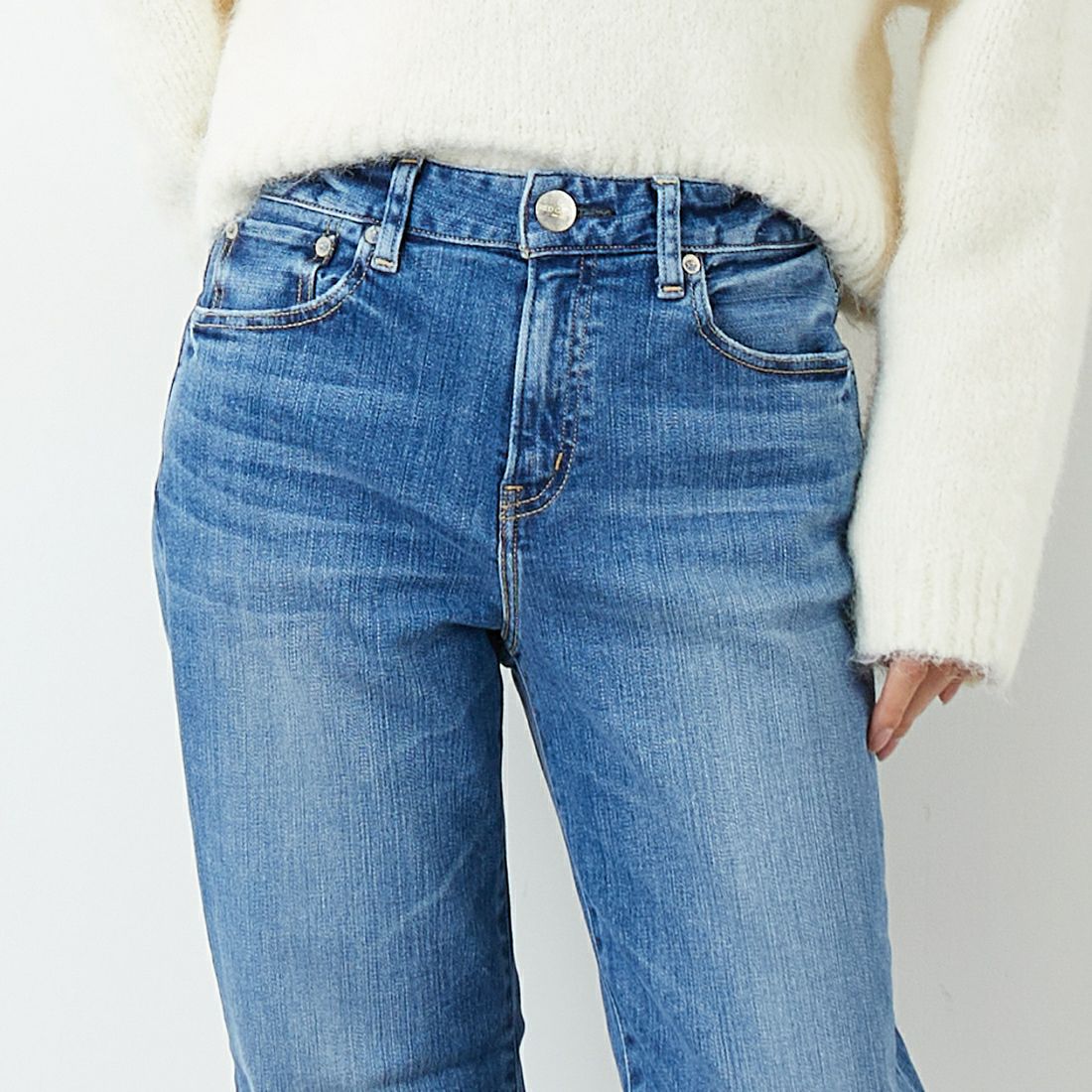 RED CARD TOKYO [レッドカード トーキョー] 35th Anniversary ストレートデニムパンツ [26W13201AVM] A-VINT MID &&モデル身長：162cm 着用サイズ：24&&