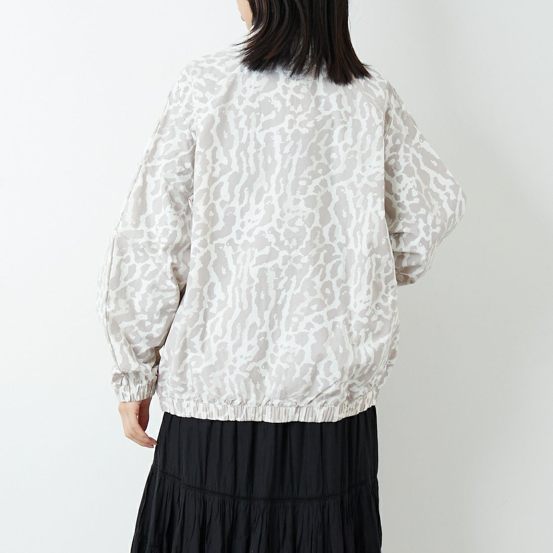 NIKE [ナイキ] ウィメンズ ウーブンプリンテッドジャケット [IB7264] 009 COLLEG &&モデル身長：162cm 着用サイズ：M&&