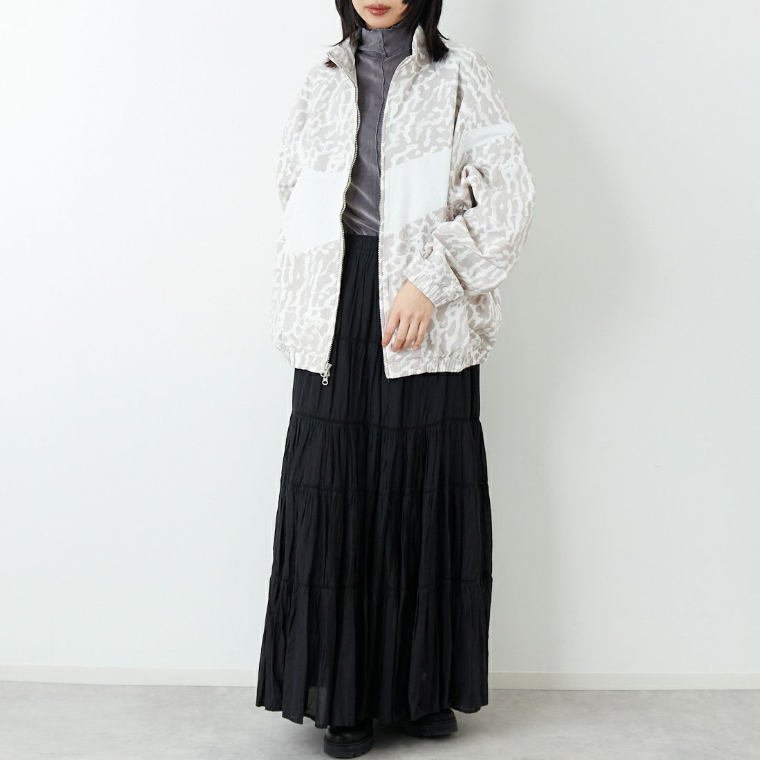 NIKE [ナイキ] ウィメンズ ウーブンプリンテッドジャケット [IB7264] 009 COLLEG &&モデル身長：162cm 着用サイズ：M&&