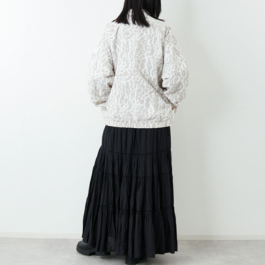 NIKE [ナイキ] ウィメンズ ウーブンプリンテッドジャケット [IB7264] 009 COLLEG &&モデル身長：162cm 着用サイズ：M&&