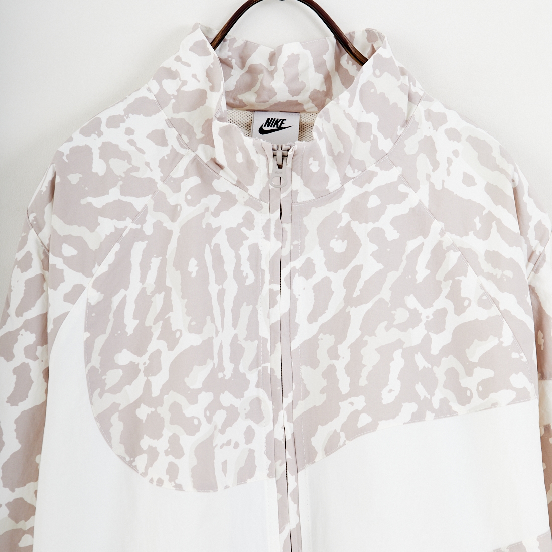 NIKE [ナイキ] ウィメンズ ウーブンプリンテッドジャケット [IB7264