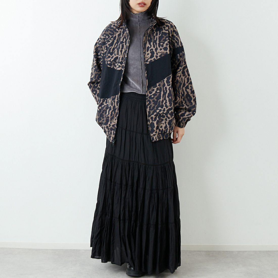 NIKE [ナイキ] ウィメンズ ウーブンプリンテッドジャケット [IB7264] 010 BLACK &&モデル身長：162cm 着用サイズ：M&&