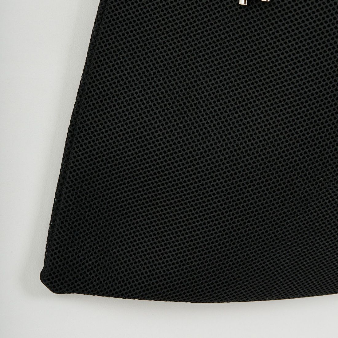 LE VERNIS [ル・ベルニ] パラコードハンドルメッシュバッグ [235-211505] ﾌﾞﾗｯｸ