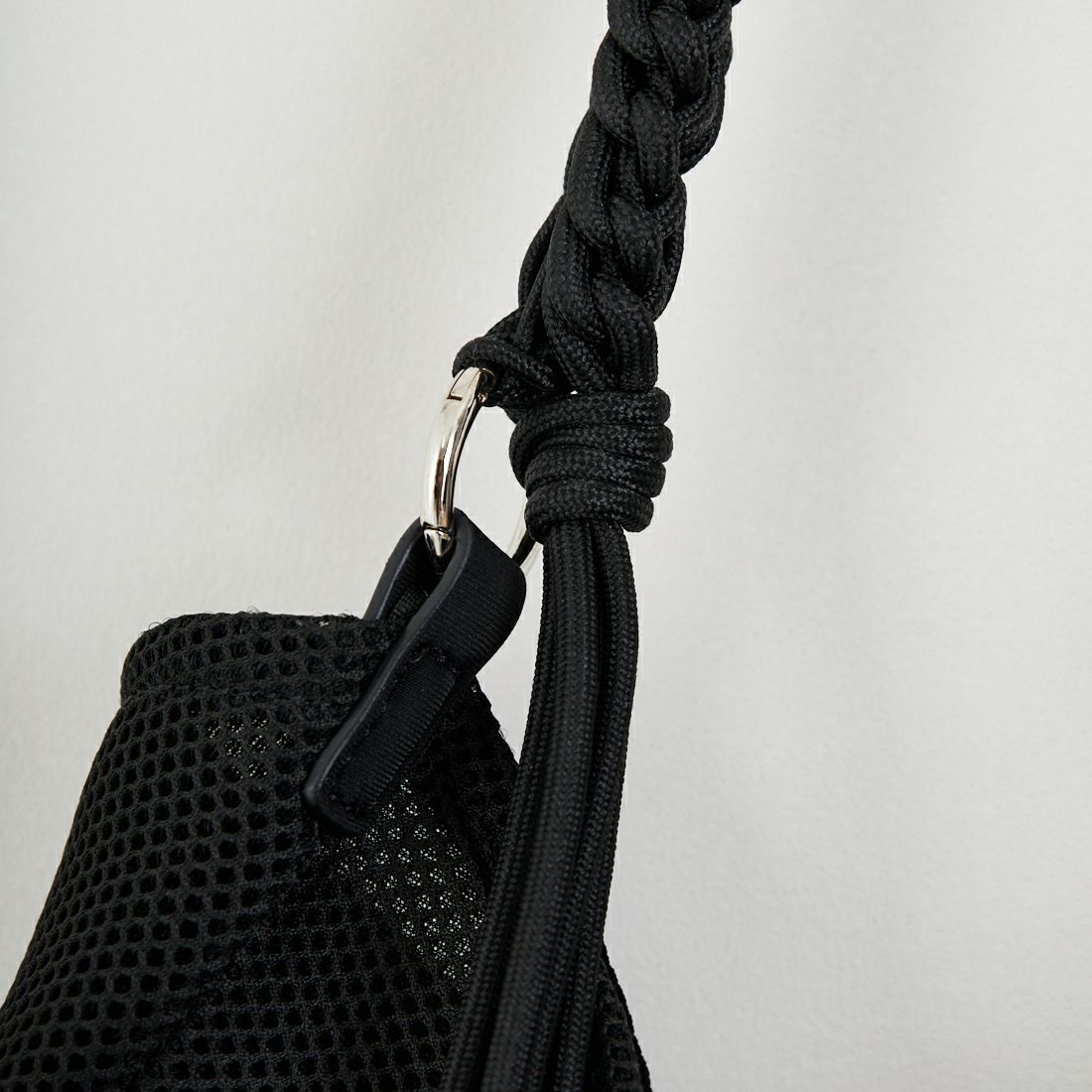 LE VERNIS [ル・ベルニ] パラコードハンドルメッシュバッグ [235-211505] ﾌﾞﾗｯｸ