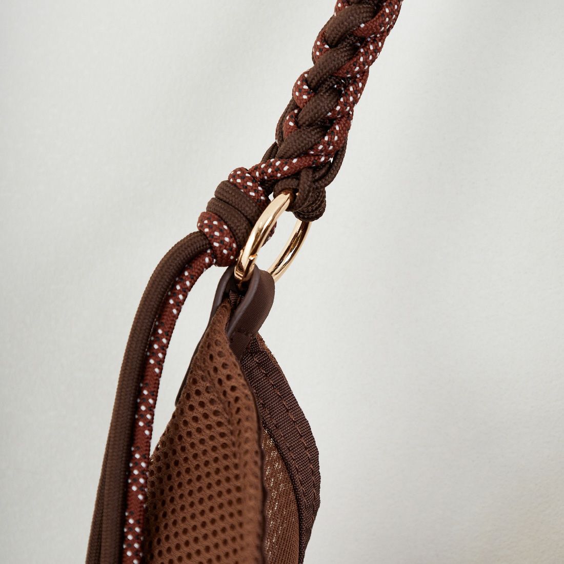 LE VERNIS [ル・ベルニ] パラコードハンドルメッシュバッグ [235-211505] ﾌﾞﾗｳﾝ