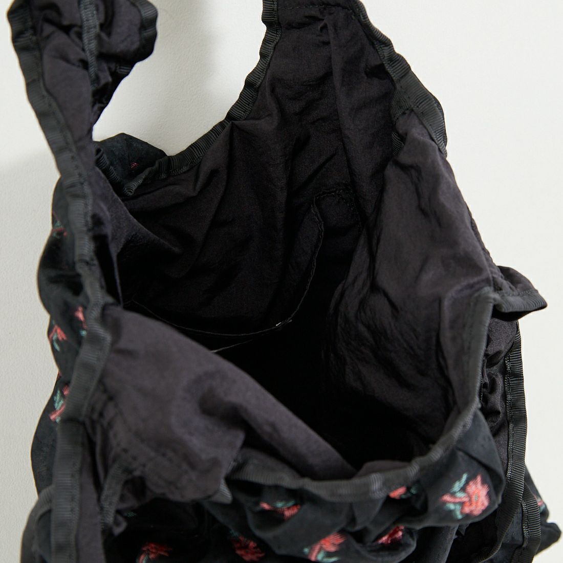 Casselini [キャセリーニ] スクエアギャザートートバッグ [254-110508] ﾌﾞﾗｯｸ