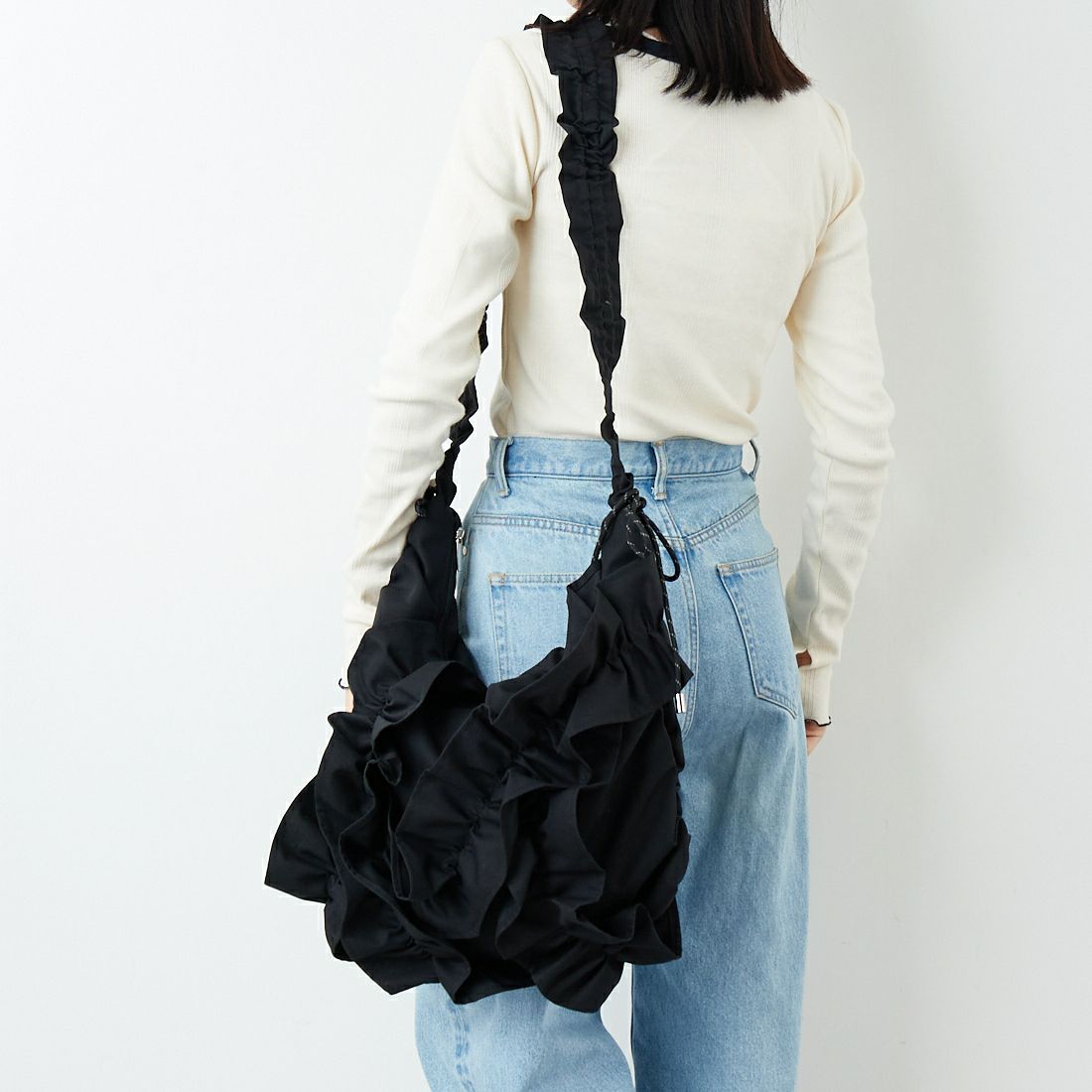 Casselini [キャセリーニ] ボリュームフリルビッグショルダーバッグ [244-110524] ﾌﾞﾗｯｸ