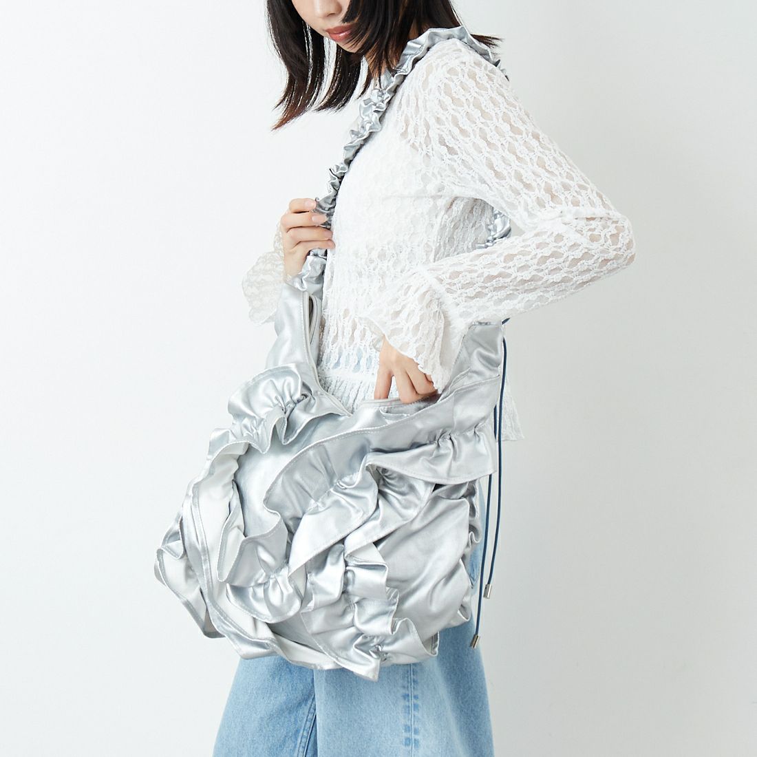 Casselini [キャセリーニ] ボリュームフリルビッグショルダーバッグ [244-110524] ｼﾙﾊﾞｰ