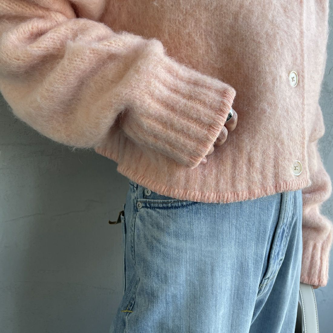 TODAYFUL [トゥデイフル] ブラッシュドニットカーディガン [12520530] P/BEG &&モデル身長：158cm 着用サイズ：F&&