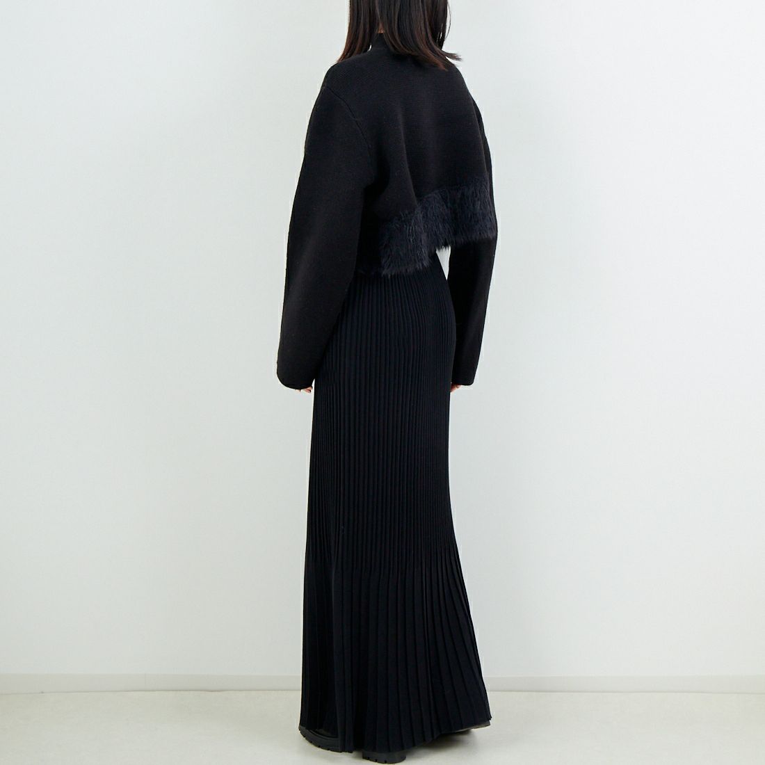 &g'aime [アンジェム] シャギー切替ショートニット [986-67028] ﾌﾞﾗｯｸ &&モデル身長：162cm 着用サイズ：F&&