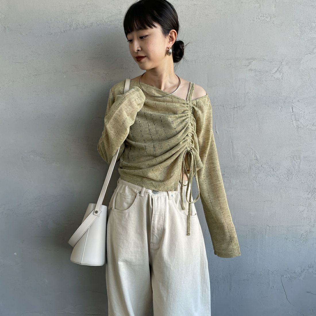 nenom [ネノム] ワンオフショルダー ギャザーリボンTシャツ [NE26312004] 37 MINT &&モデル身長：150cm 着用サイズ：F&&