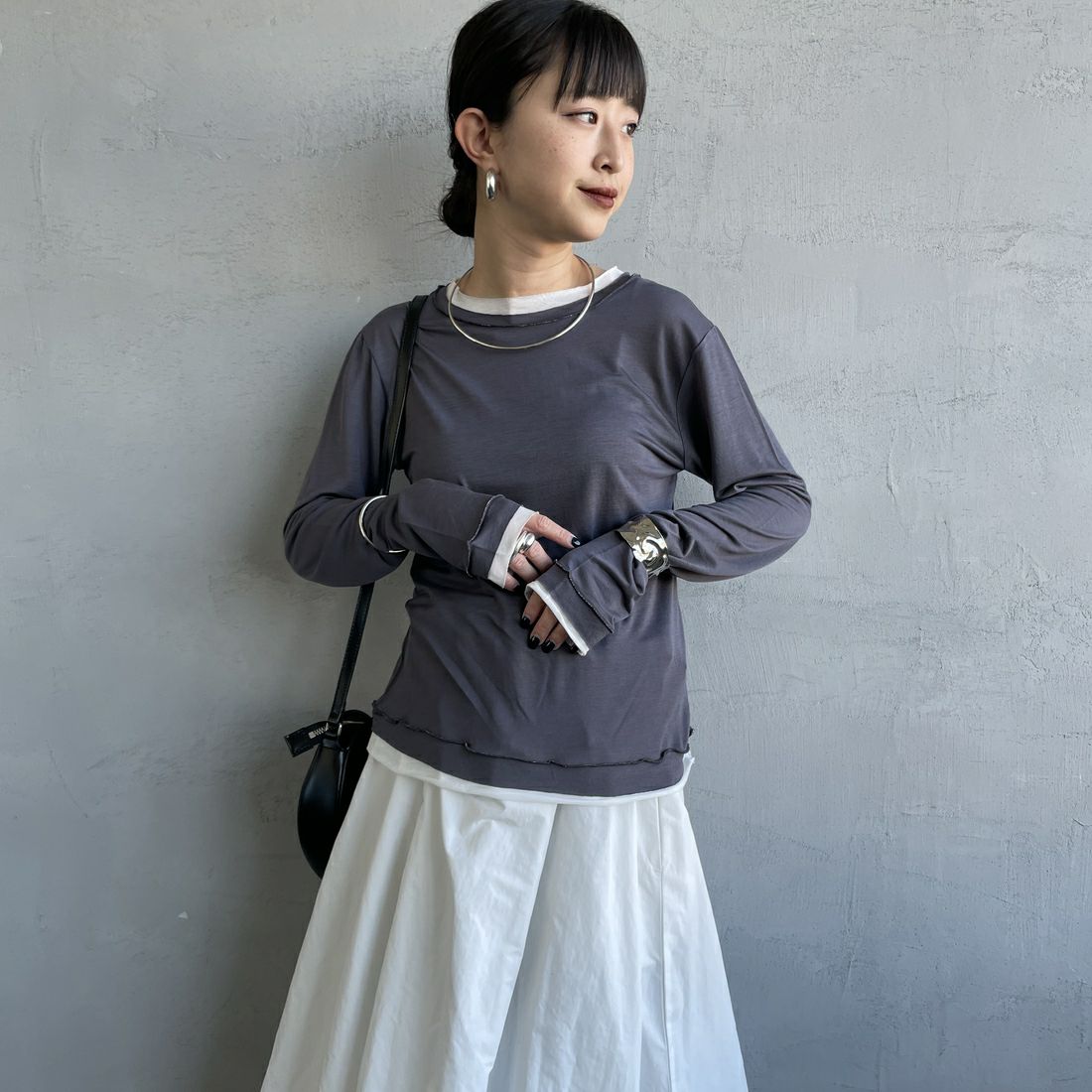 nenom [ネノム] シアーレイヤードロンT [NE26312002] 08 CHR/OFF &&モデル身長：150cm 着用サイズ：F&&