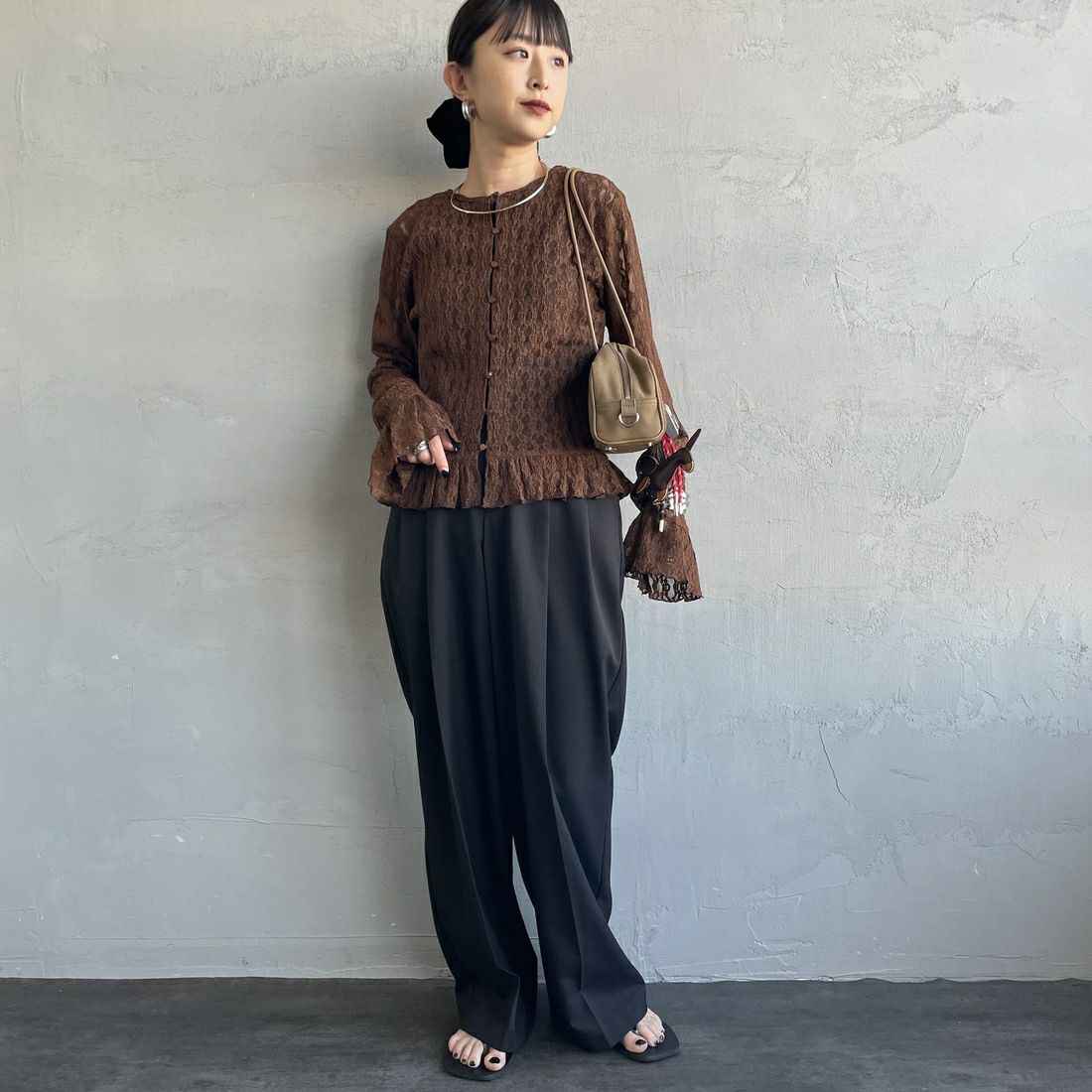 nenom [ネノム] マルチWAY レースペプラムカーディガン [NE26312001] 28 BROWN &&モデル身長：150cm 着用サイズ：F&&