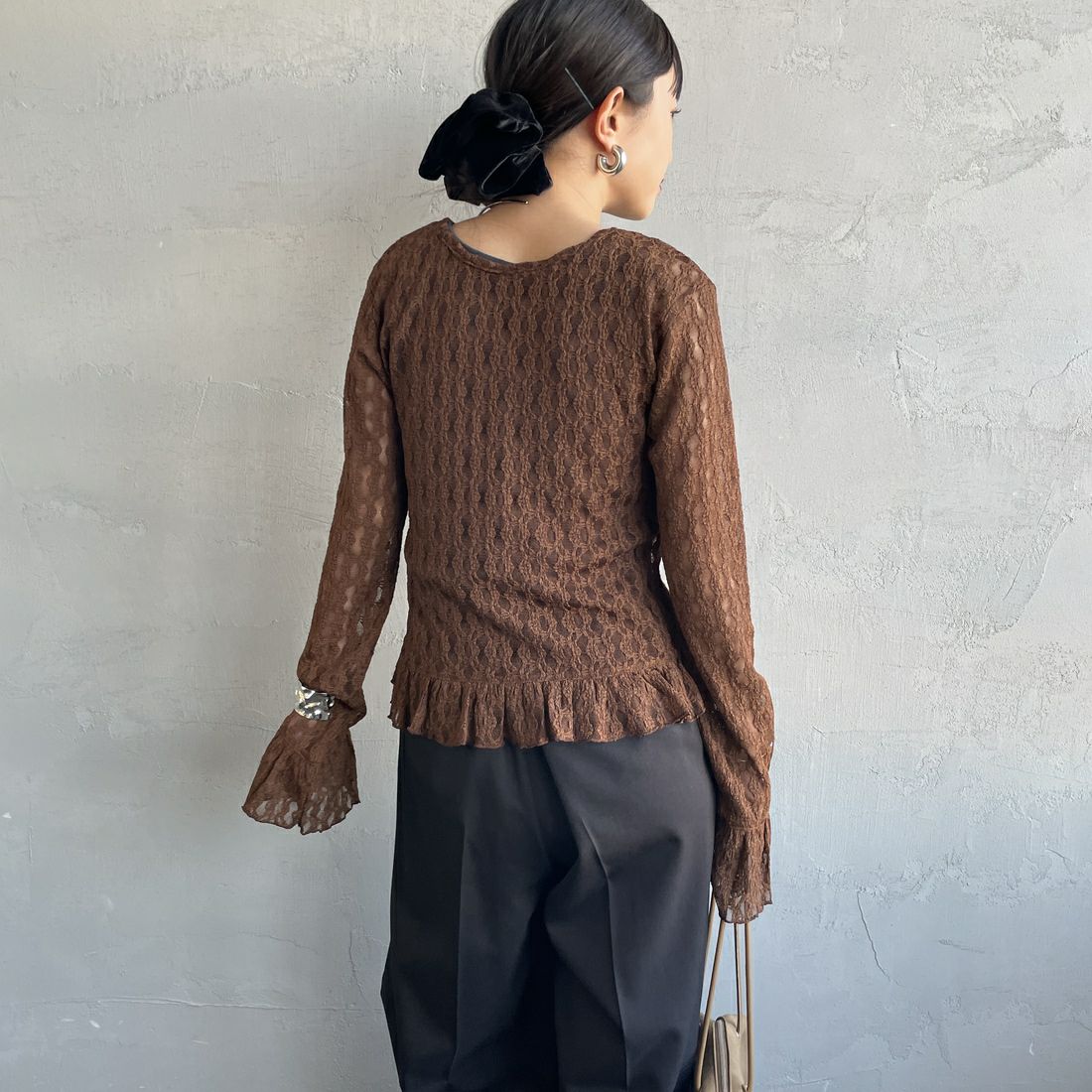 nenom [ネノム] マルチWAY レースペプラムカーディガン [NE26312001] 28 BROWN &&モデル身長：150cm 着用サイズ：F&&