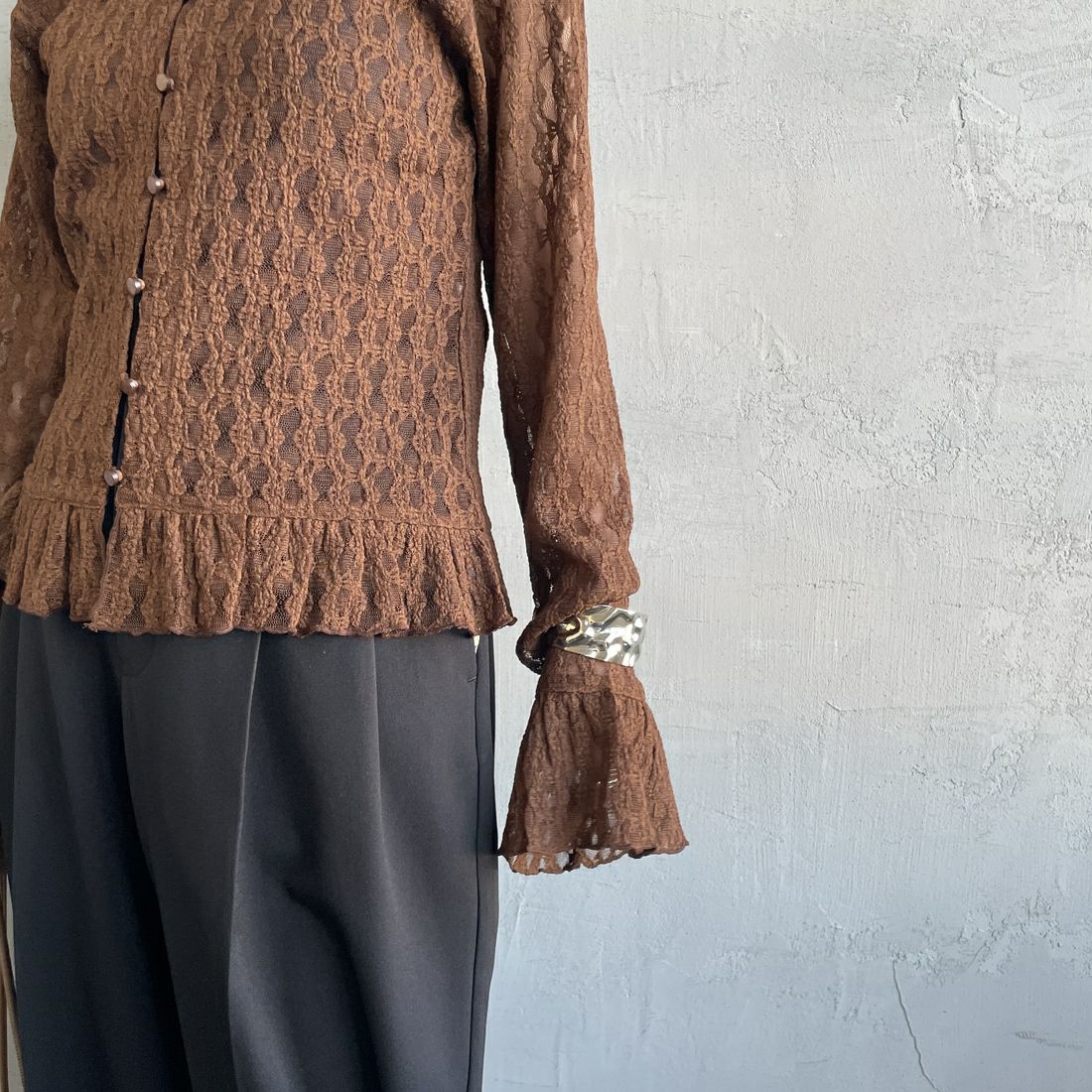 nenom [ネノム] マルチWAY レースペプラムカーディガン [NE26312001] 28 BROWN &&モデル身長：150cm 着用サイズ：F&&