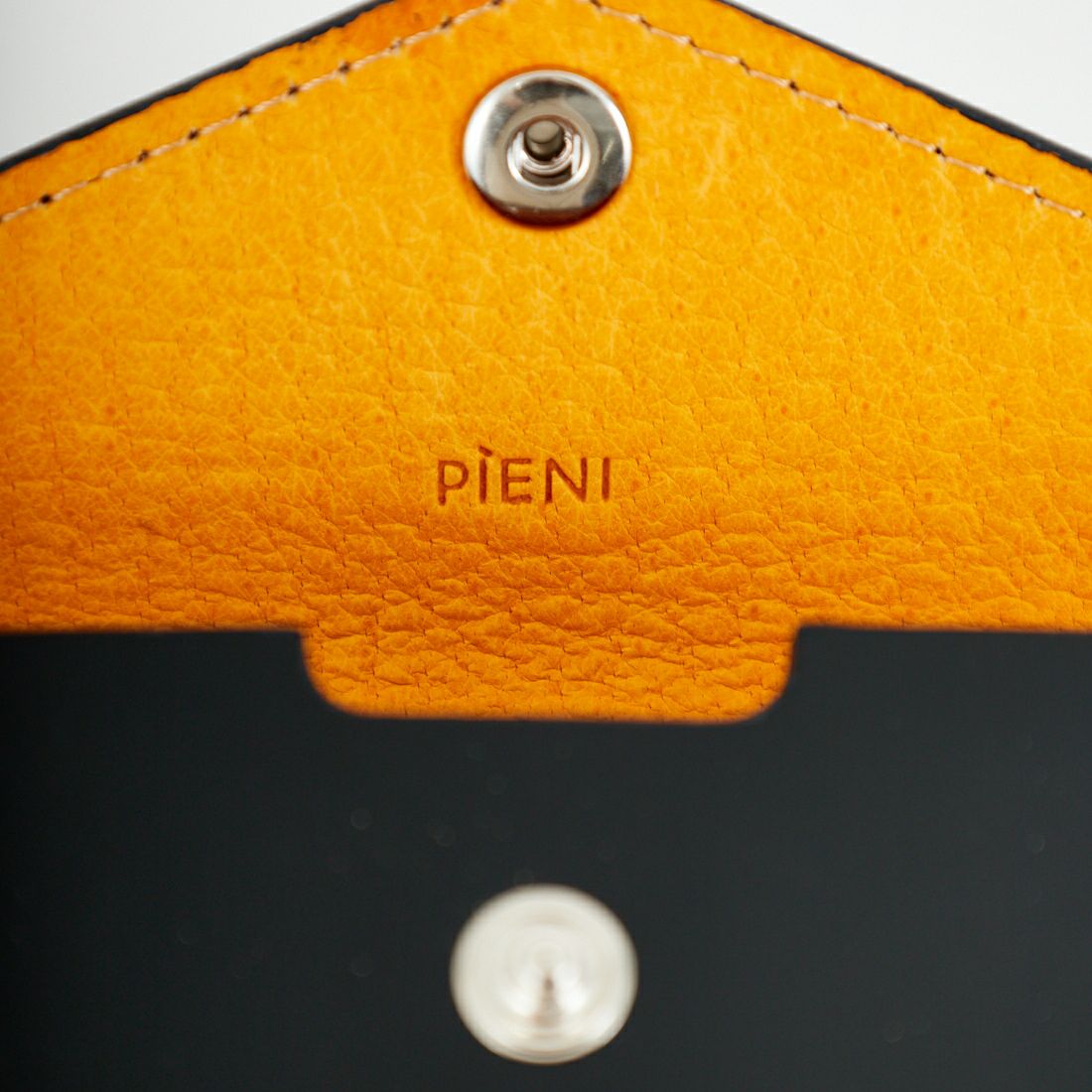 PIENI [ピエニ] KORTi カードケース [KORTI] MUSTA BK/N