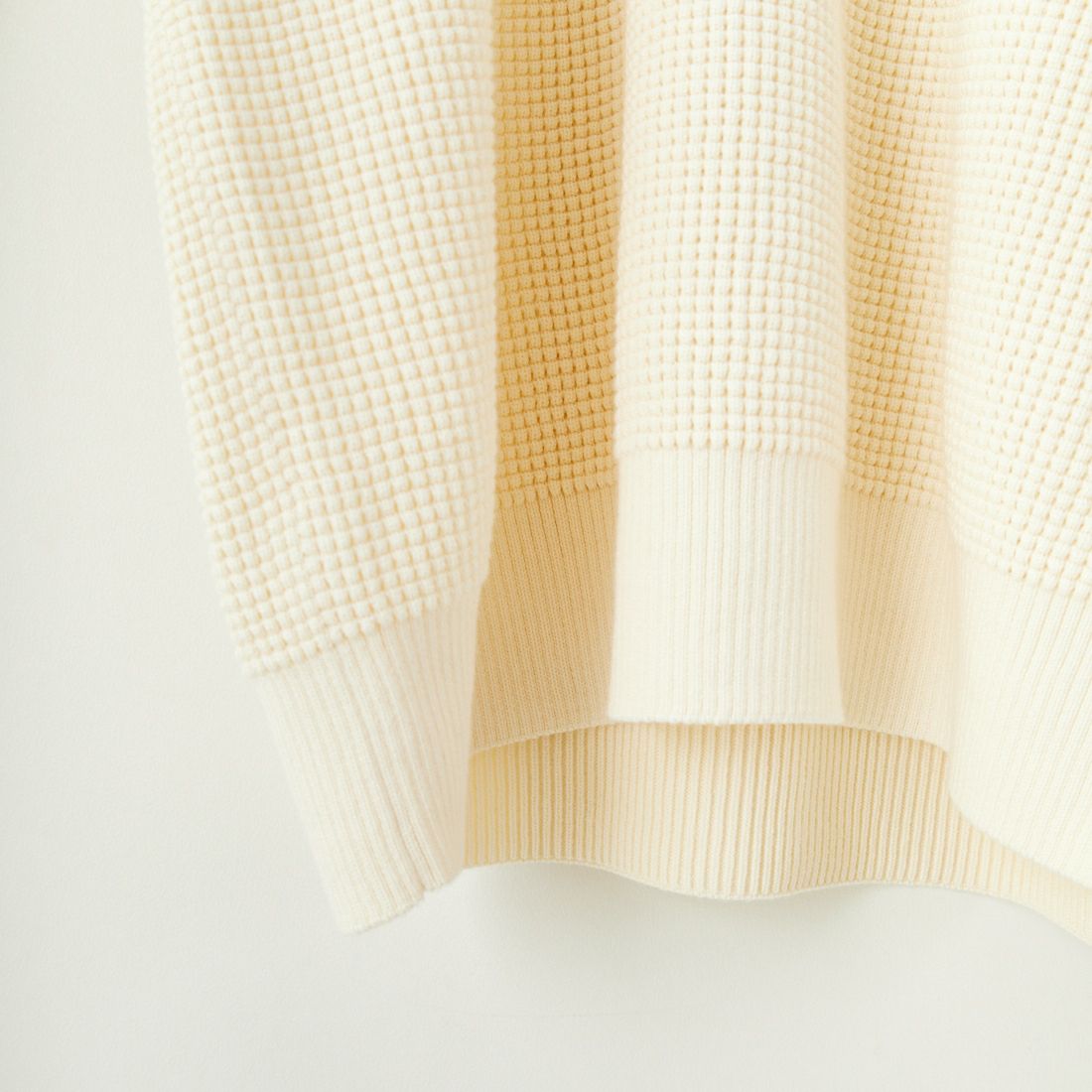 FRED PERRY [フレッドペリー] ワンポイントロゴ刺繍 ワッフルクルーネック コットンニット [K6507] 560 ECRU