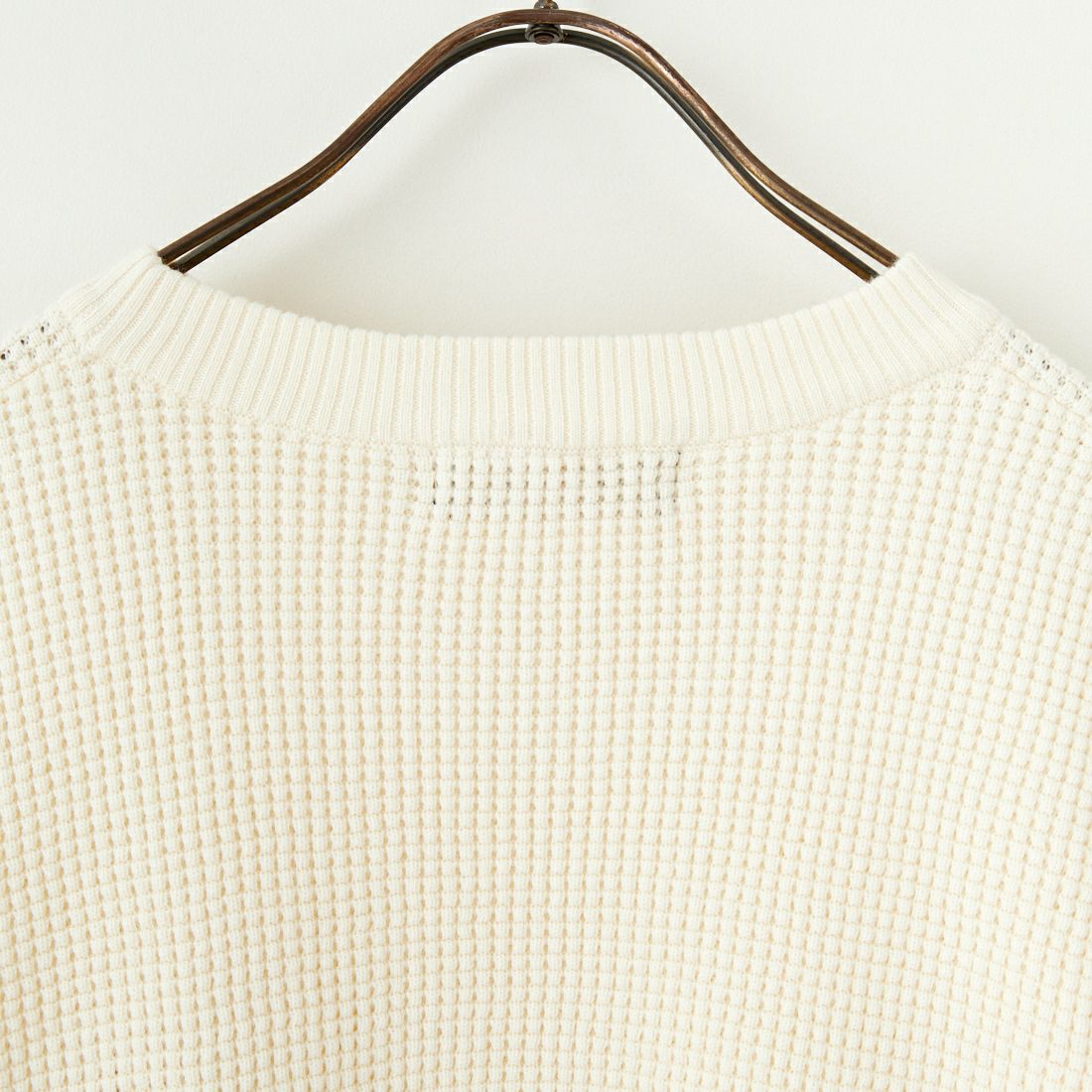 FRED PERRY [フレッドペリー] ワンポイントロゴ刺繍 ワッフルクルーネック コットンニット [K6507] 560 ECRU