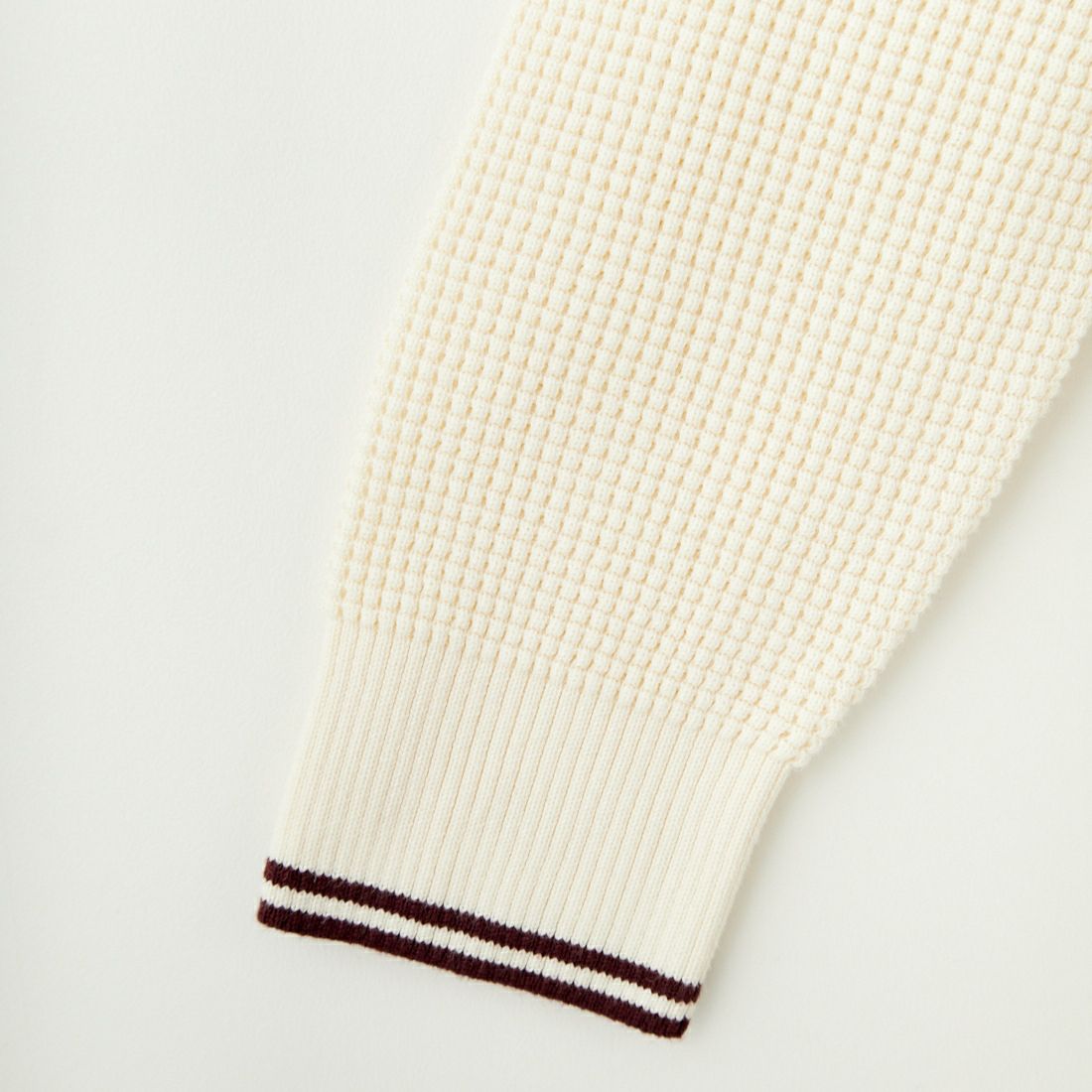 FRED PERRY [フレッドペリー] ワンポイントロゴ刺繍 ワッフルクルーネック コットンニット [K6507] 560 ECRU