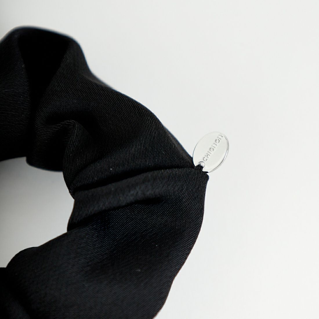 CHIGNON [シニヨン] メタルボールシュシュセット [0053-426-2SH] BK/SILVER