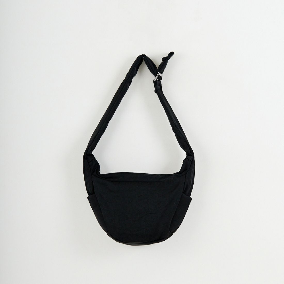 ITTI [イッチ] アニーパファータウンムーンバッグ [ITTI-BAG-121-CB] BLACK