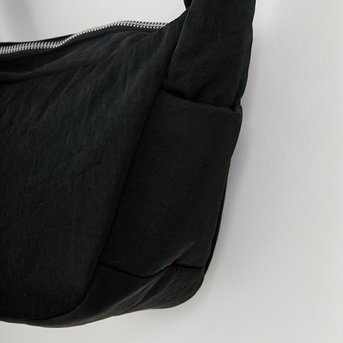 ITTI [イッチ] アニーパファータウンムーンバッグ [ITTI-BAG-121-CB] BLACK