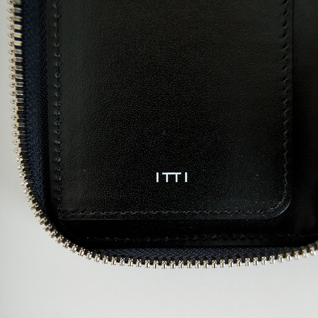 ITTI [イッチ] クリスティベリーコンパクトウォレット [ITTI-WLT-0015-D] BLACK