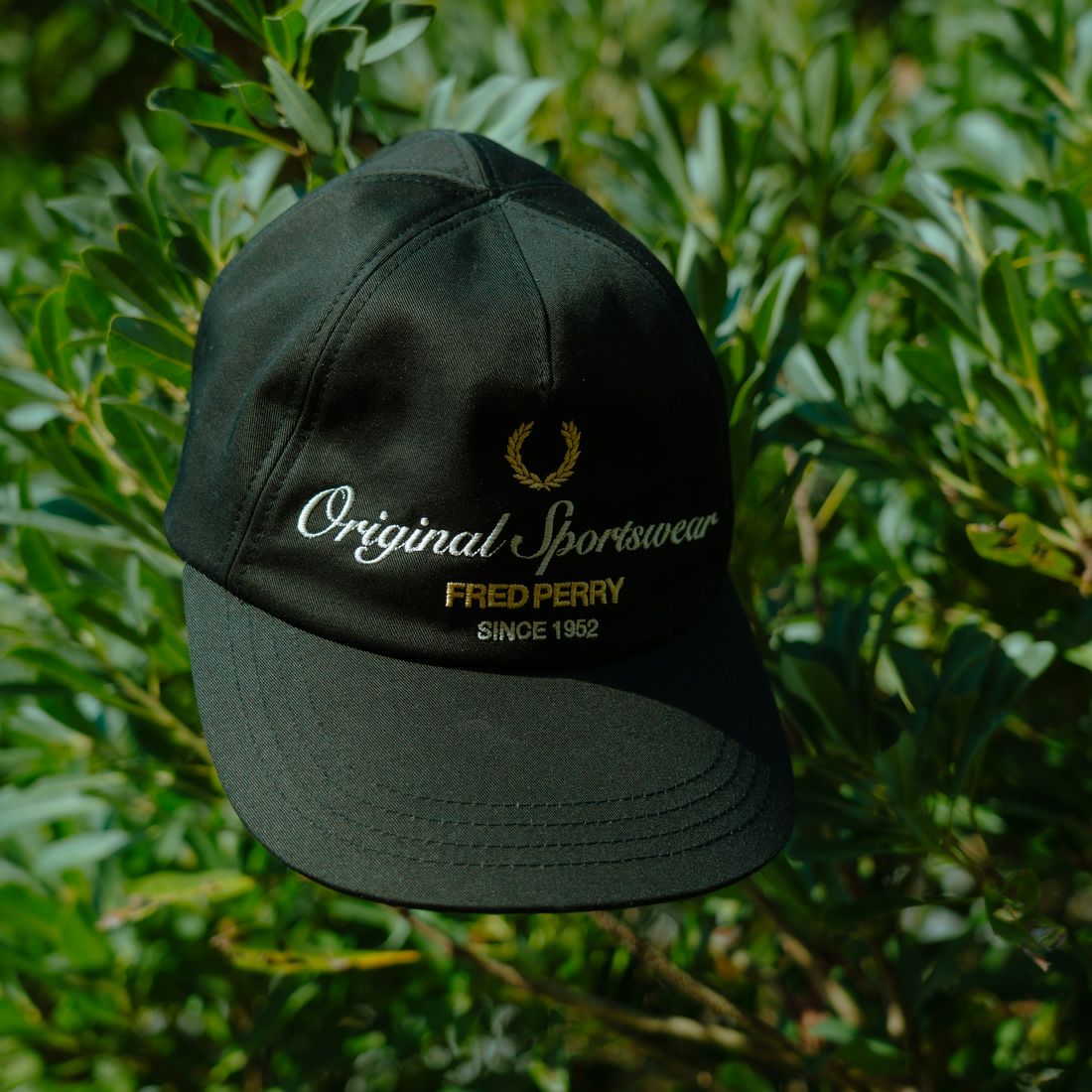 FRED PERRY [フレッドペリー] 別注 ブランデッドツイルキャップ [FPA-26S-038JF] BLACK/SNOW