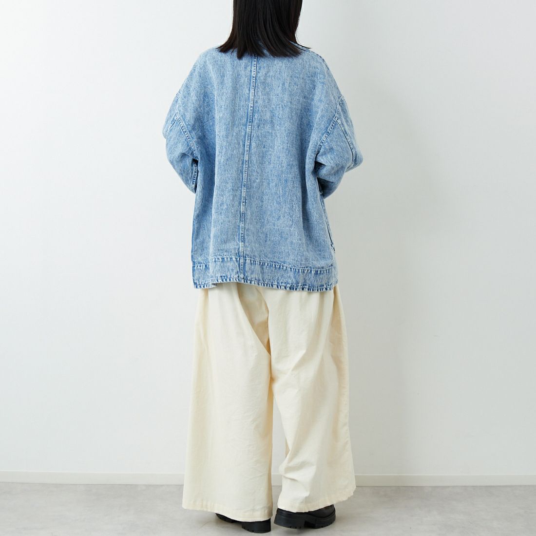 ESTROISLOSE [エストゥロワルーズ] 綿麻デニムジャケット [EB25409] 793 FADE B &&モデル身長：162cm 着用サイズ：F&&