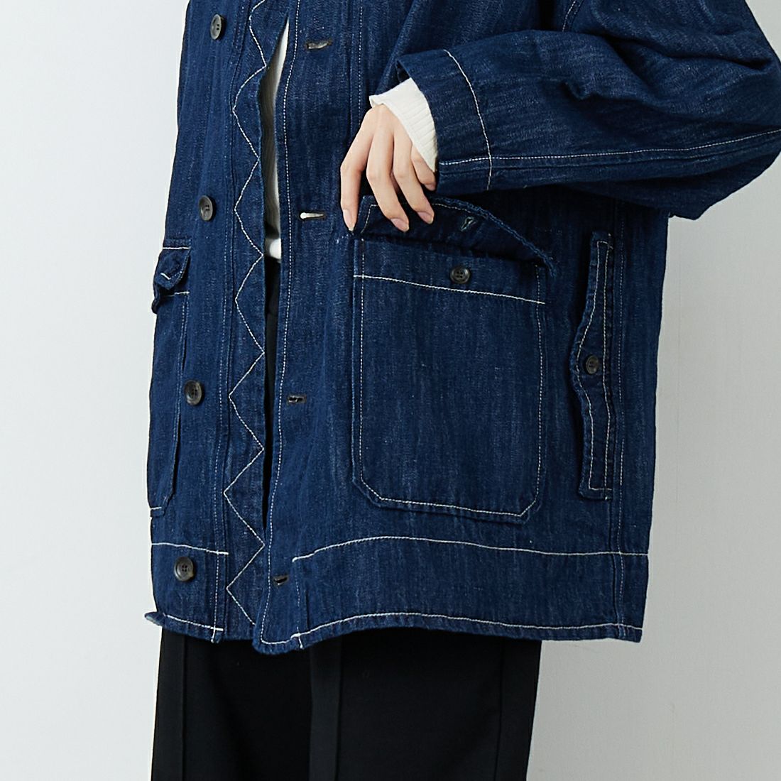 ESTROISLOSE [エストゥロワルーズ] 綿麻デニムジャケット [EB25409] 795 INDIGO &&モデル身長：162cm 着用サイズ：F&&