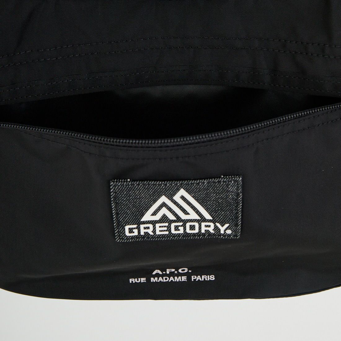 A.P.C. × GREGORY [アーペーセー × グレゴリー] サッチェル ショルダーバッグ M [SACHEL-M] 99 NOIR