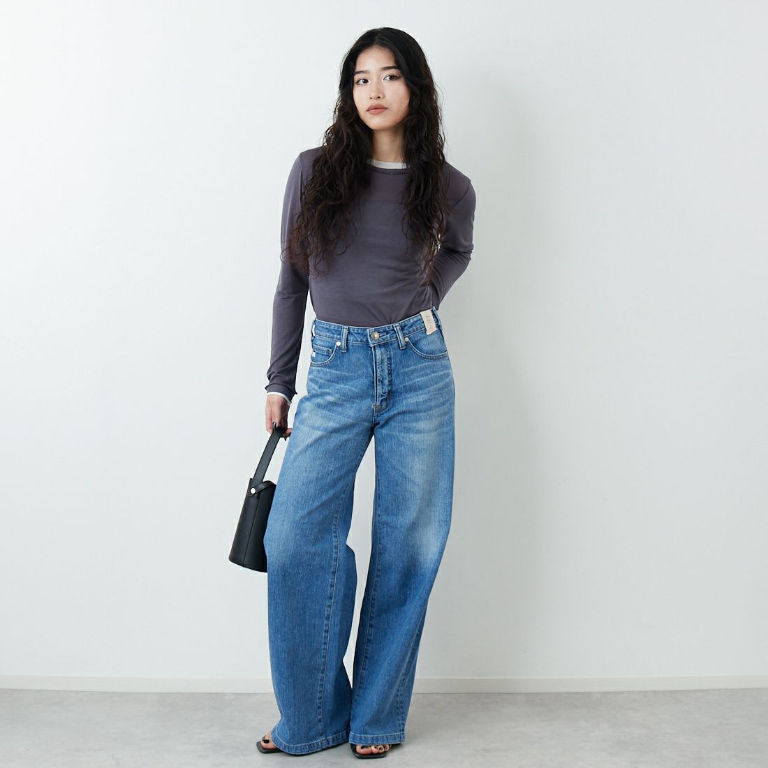 SOMETHING [サムシング] LISA NOUVEAU WIDE/ワイドデニムパンツ [STG10] 56 L.BLUE &&モデル身長：162cm 着用サイズ：S&&