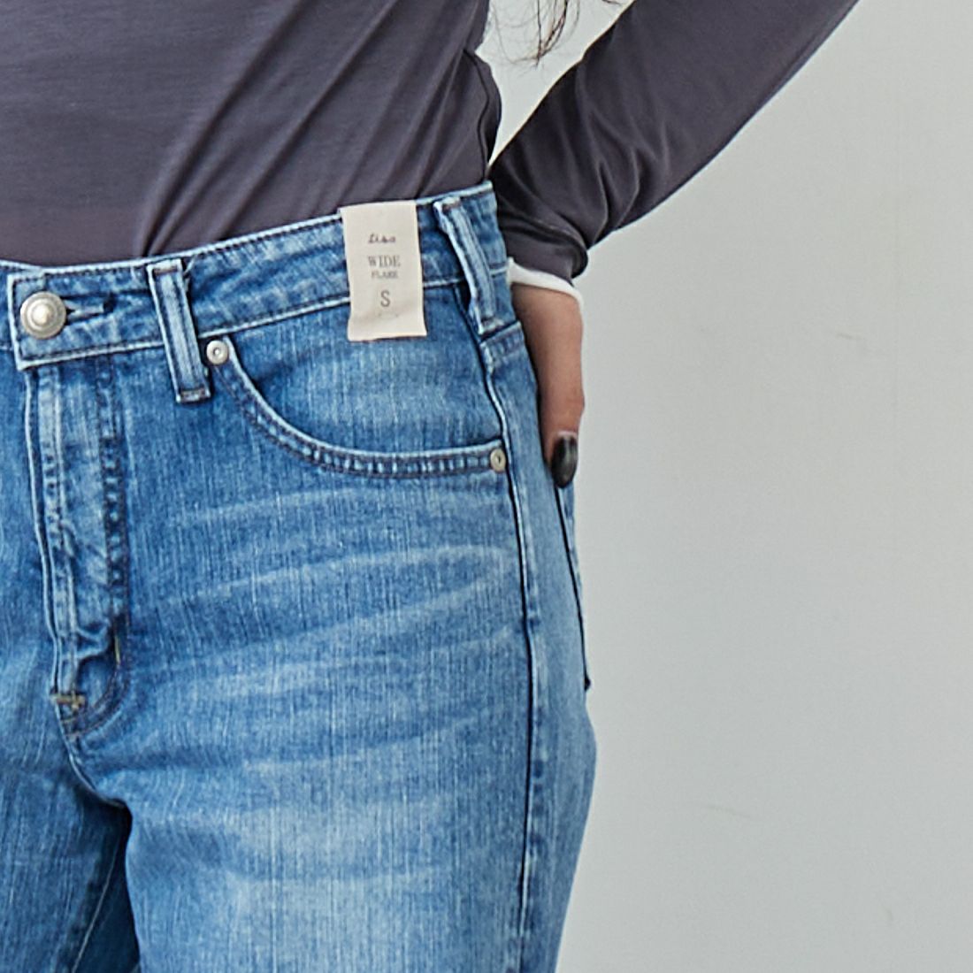 SOMETHING [サムシング] LISA NOUVEAU WIDE/ワイドデニムパンツ [STG10] 56 L.BLUE &&モデル身長：162cm 着用サイズ：S&&