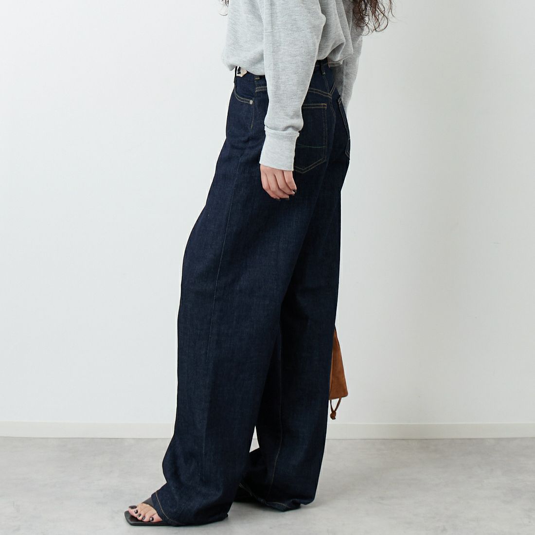 SOMETHING [サムシング] CLAUDIA ヌーボーカーブデニムパンツ [STG19] 00 O.W &&モデル身長：162cm 着用サイズ：S&&