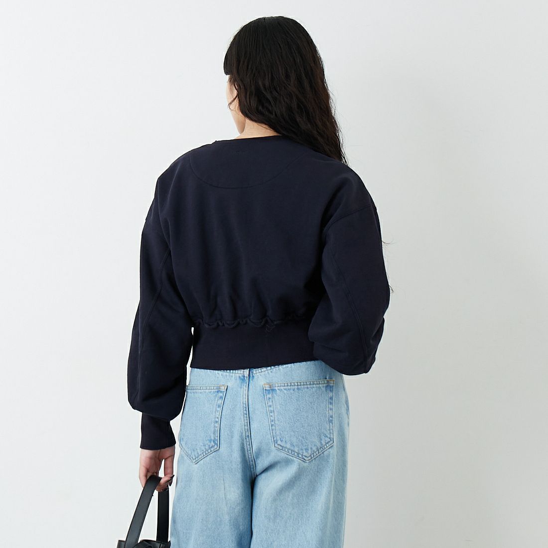 emmi [エミ] スウェットプルオーバー [13WCT261035] DNVY &&モデル身長：162cm 着用サイズ：F&&