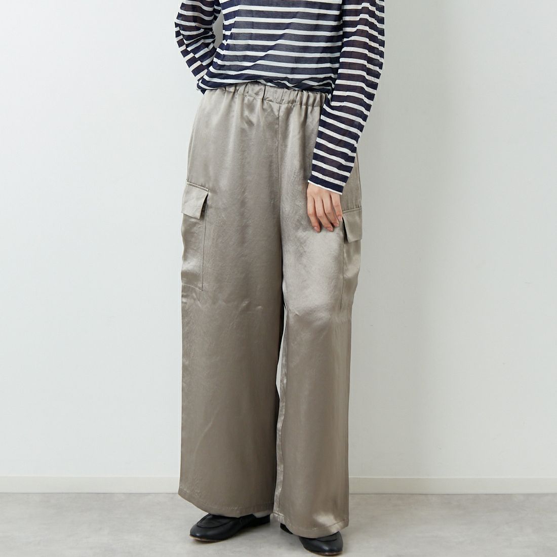 mizuiro ind [ミズイロインド] サテンカーゴパンツ [1-260089] 20 BEIGE &&モデル身長：162cm 着用サイズ：F&&