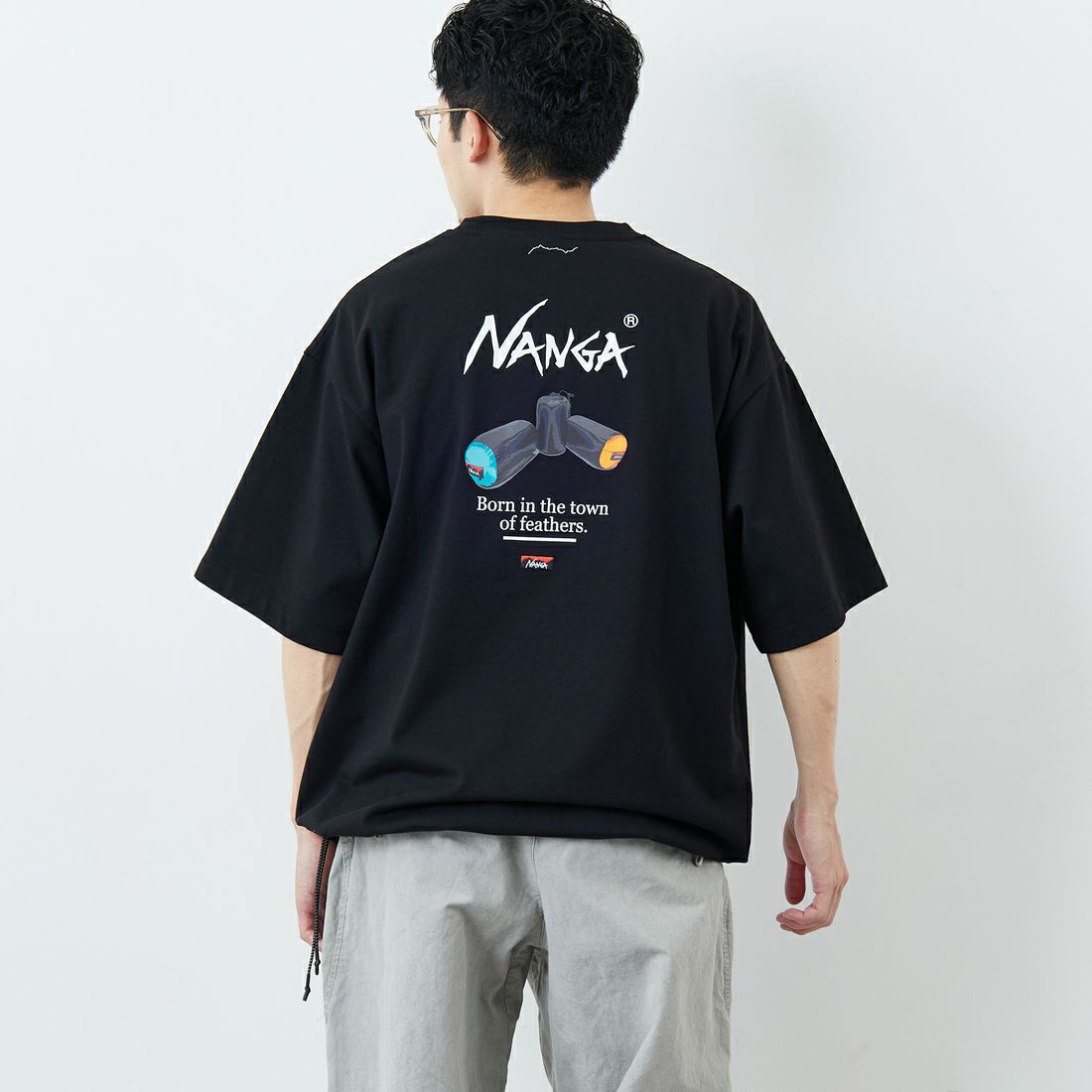 JEANSFACTORY × NANGA [ジーンズファクトリー × ナンガ] 別注 ルーズフィット NEBUKUROバックプリント ドローコードTシャツ [NW26SS-JF8] BLACK &&モデル身長：168cm 着用サイズ：L&&