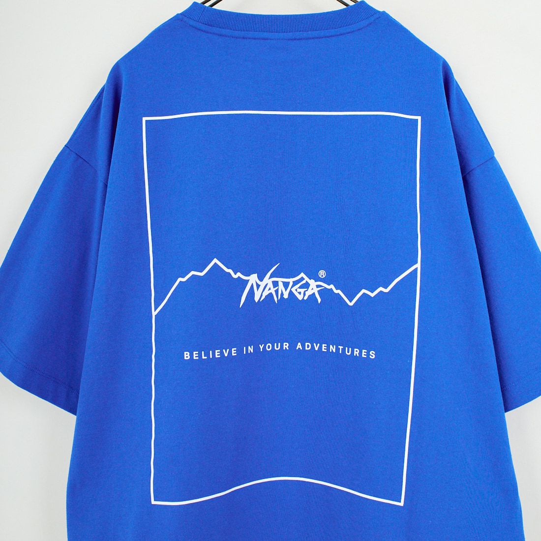 JEANSFACTORY × NANGA [ジーンズファクトリー × ナンガ] 別注 ルーズフィット スクエアロゴバックプリント ドローコードTシャツ [NW26SS-JF6] BLUE