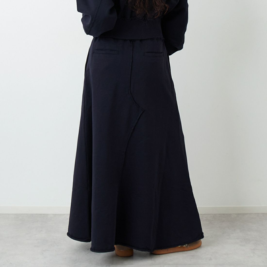 emmi [エミ] スウェットマキシスカート [13WCS261034] DNVY &&モデル身長：162cm 着用サイズ：0&&