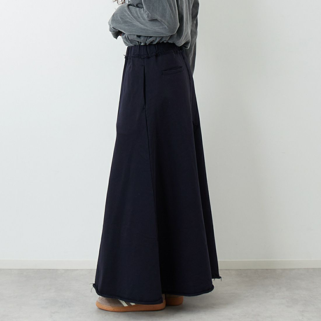 emmi [エミ] スウェットマキシスカート [13WCS261034] DNVY &&モデル身長：162cm 着用サイズ：0&&