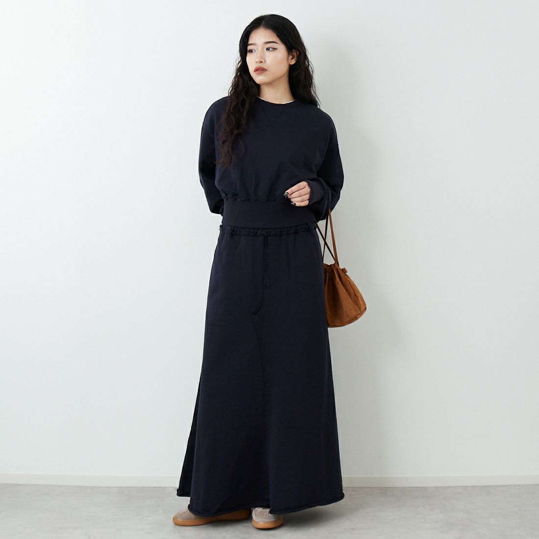 emmi [エミ] スウェットマキシスカート [13WCS261034] DNVY &&モデル身長：162cm 着用サイズ：0&&